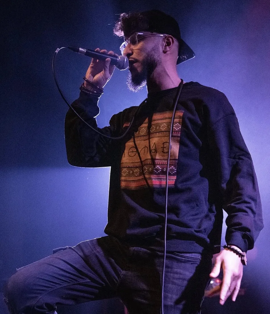 Kayem wearing Mubdian